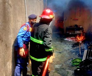 Kebakaran di Komplek Deperla Bekasi Timur, Korban Mengungsi