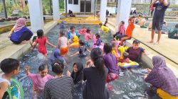 Relawan Teladanku dan Saung Tahfidz Ajak Ratusan Anak Yatim ke Pemandian Air Panas Galunggung