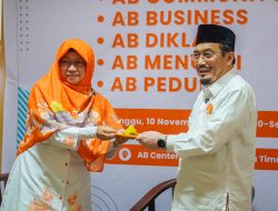 Dukung UMKM Jakarta Timur Naik Kelas, Suswono dan Anis Byarwati Resmikan AB Center