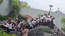 Milad Kelima Relawan Kemanusiaan Teladanku Ajak Makan Bareng Anak Yatim dan Wisata Edukasi