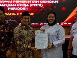 KPU Banten Tandatangani SPK dan SPMT untuk 56 PPPK Gelombang Pertama