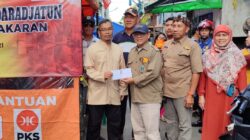 PKS Jakarta Barat Bantu Warga Penyitas Kebakaran di Taman Sari dan Tambora