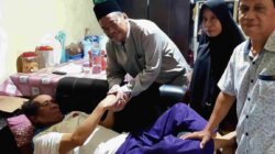 Aksi Nyata Forum RT-RW Sukabumi Utara Bantu Ketua RT yang Terbaring Sakit