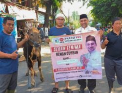 Aleg PKS Sembelih Lima Ekor Hewan Kurban, Daging Disalurkan untuk Warga Palmerah